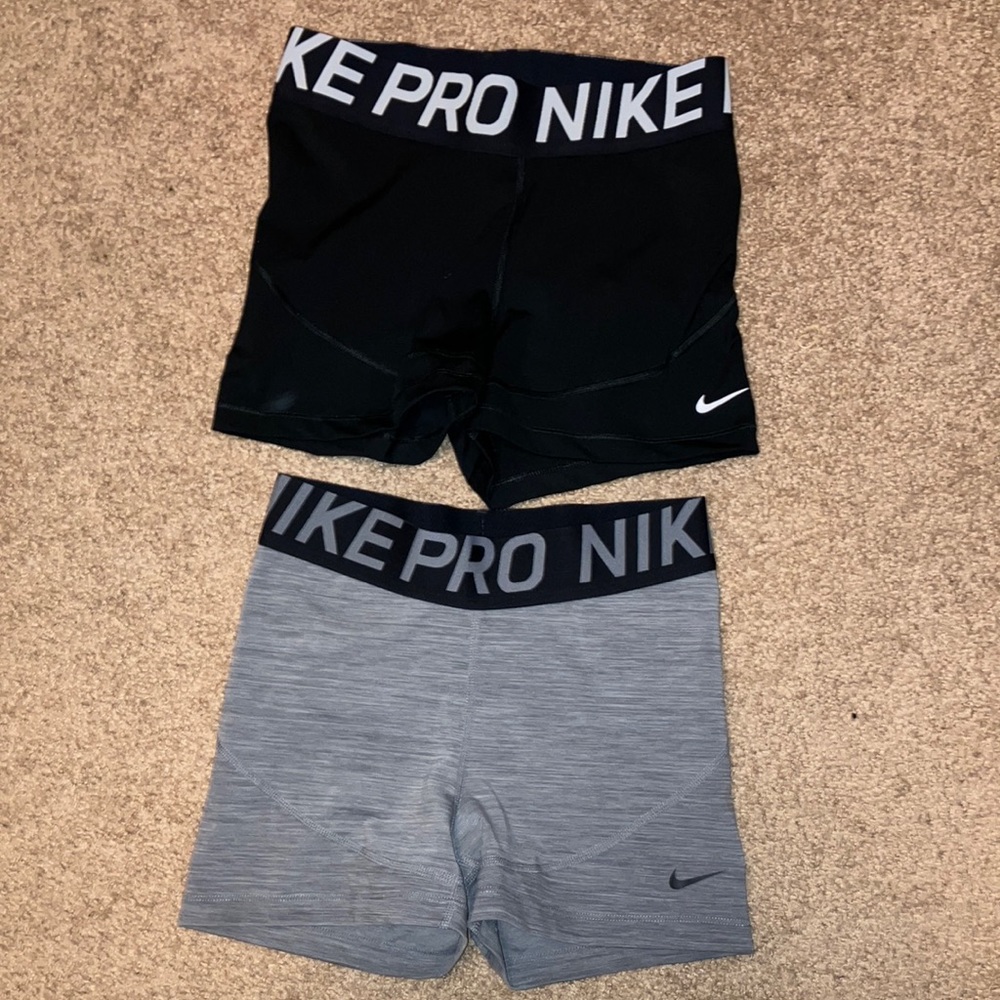 bundle ! only worn 1x ! women’s medium nike pro spandex!